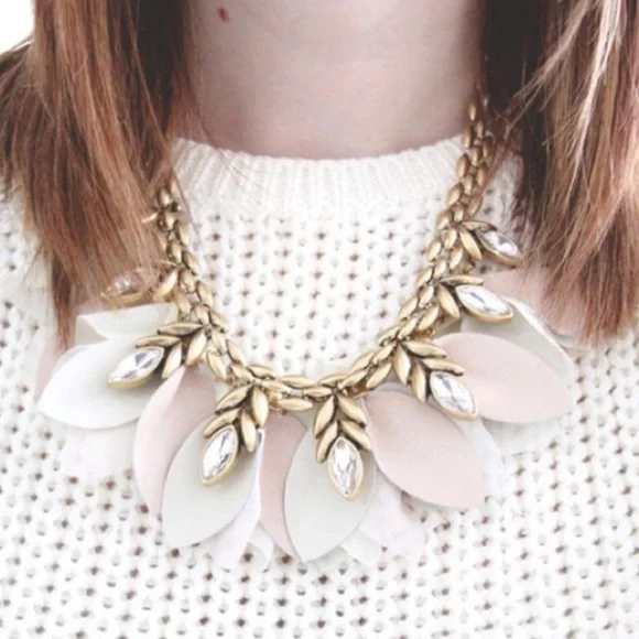 Stella & Dot | Versatile Crystal Encrusted Birdie Feather Statement Neck… - Picture 12 of 16